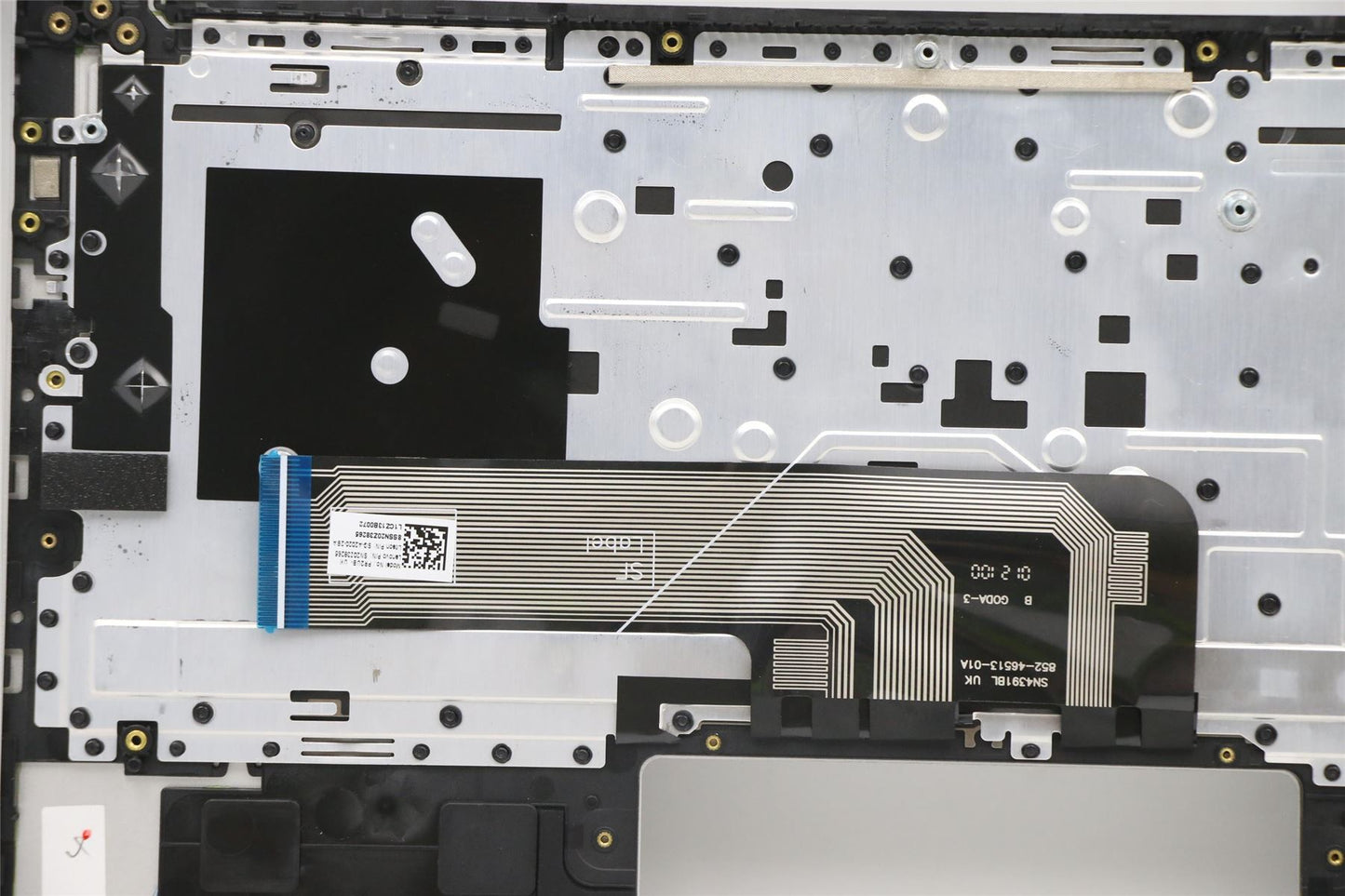 Lenovo IdeaPad 7 13ITL05 Keyboard Palmrest Top Cover UK Light Silver 5CB1B01039
