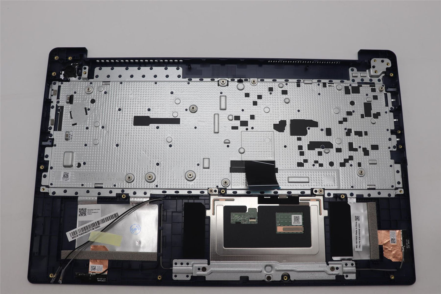 Lenovo Upper Case ASM_GER L82XM AB NBL 5CB1K95240