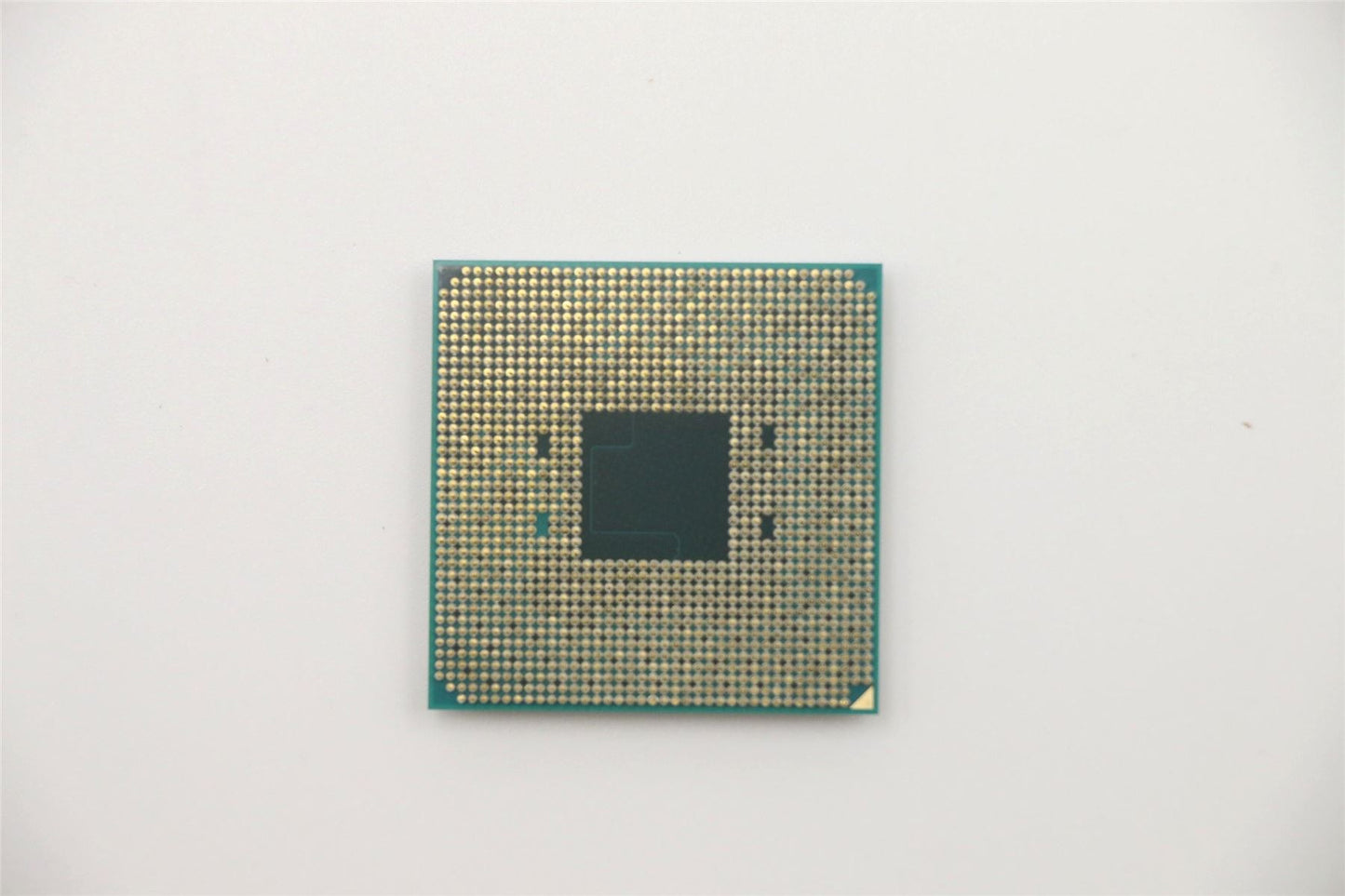 Lenovo 5SA0U56074 SP AMD Ryzen3 PRO 3200G 3.6GHz/4C/4M/65W