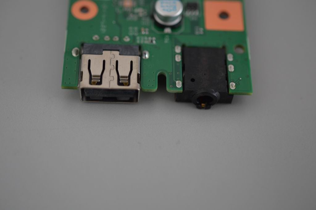 Lenovo LA58C CardReader W/Cable Card Reader Board 90000572