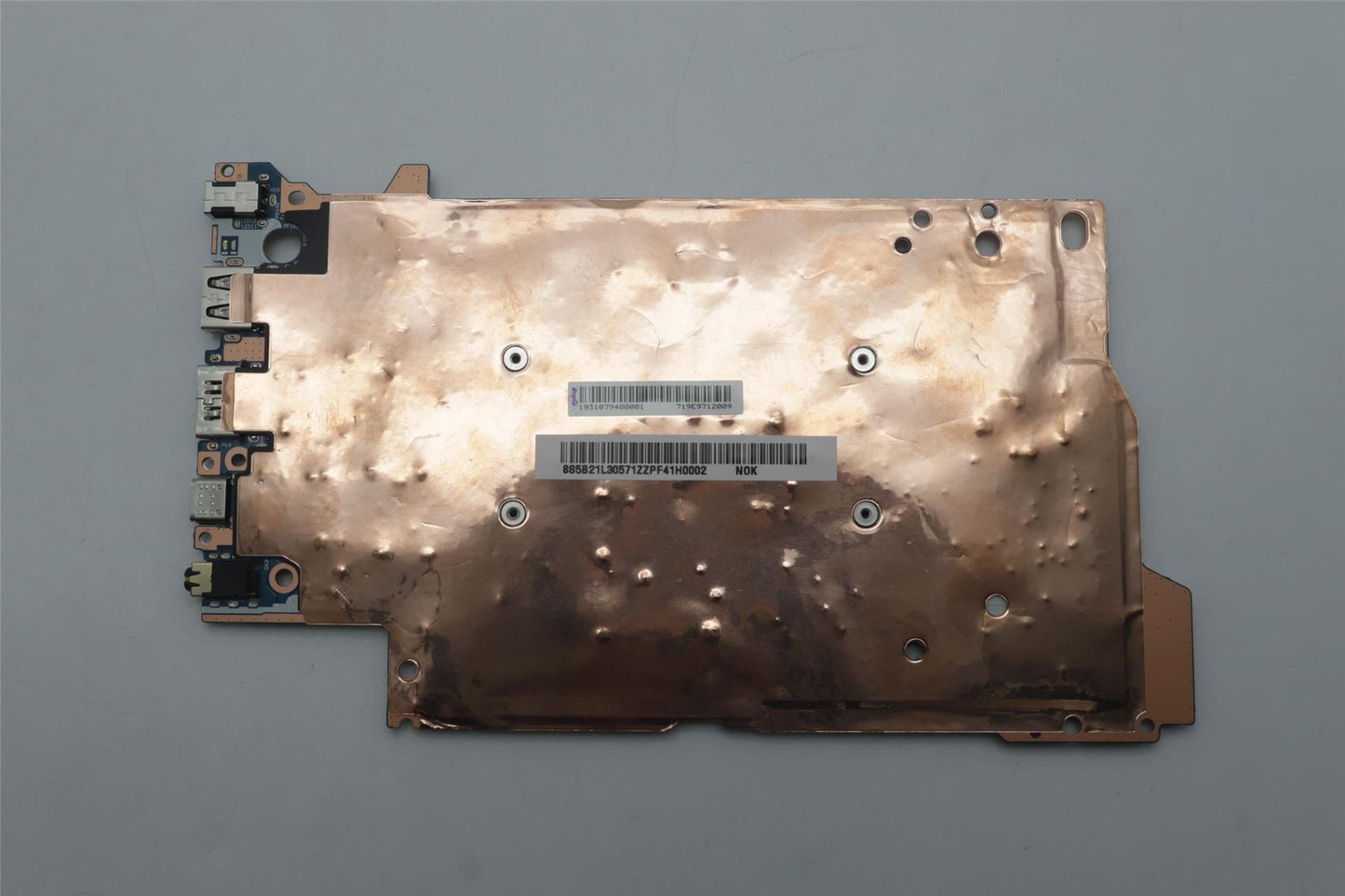 Lenovo MB L82X8NOK U300UMA4G128GUFSRM 5B21L30571