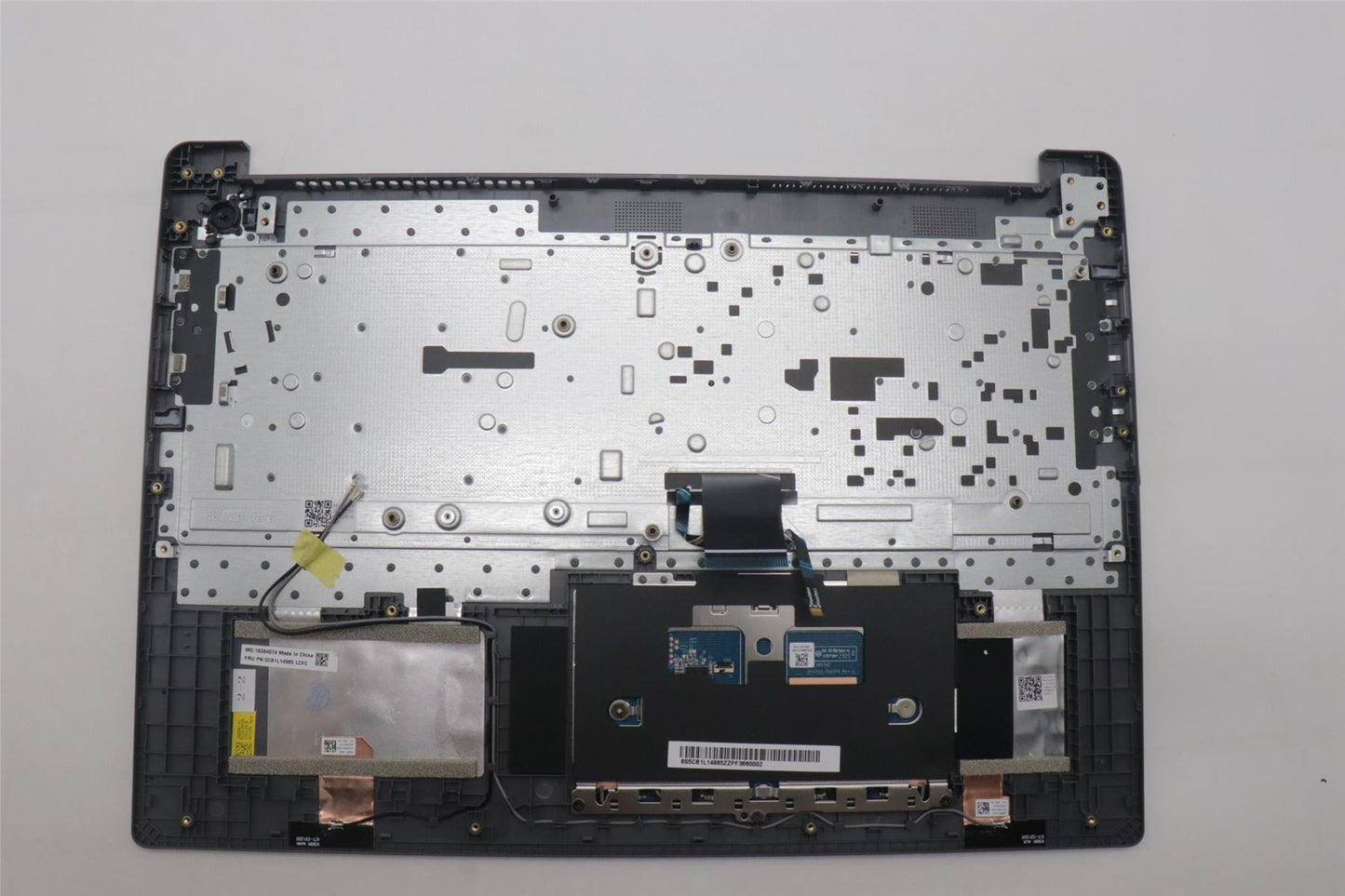 Lenovo IdeaPad 3 16ABR8 Palmrest Cover Touchpad Keyboard Russian 5CB1L14985