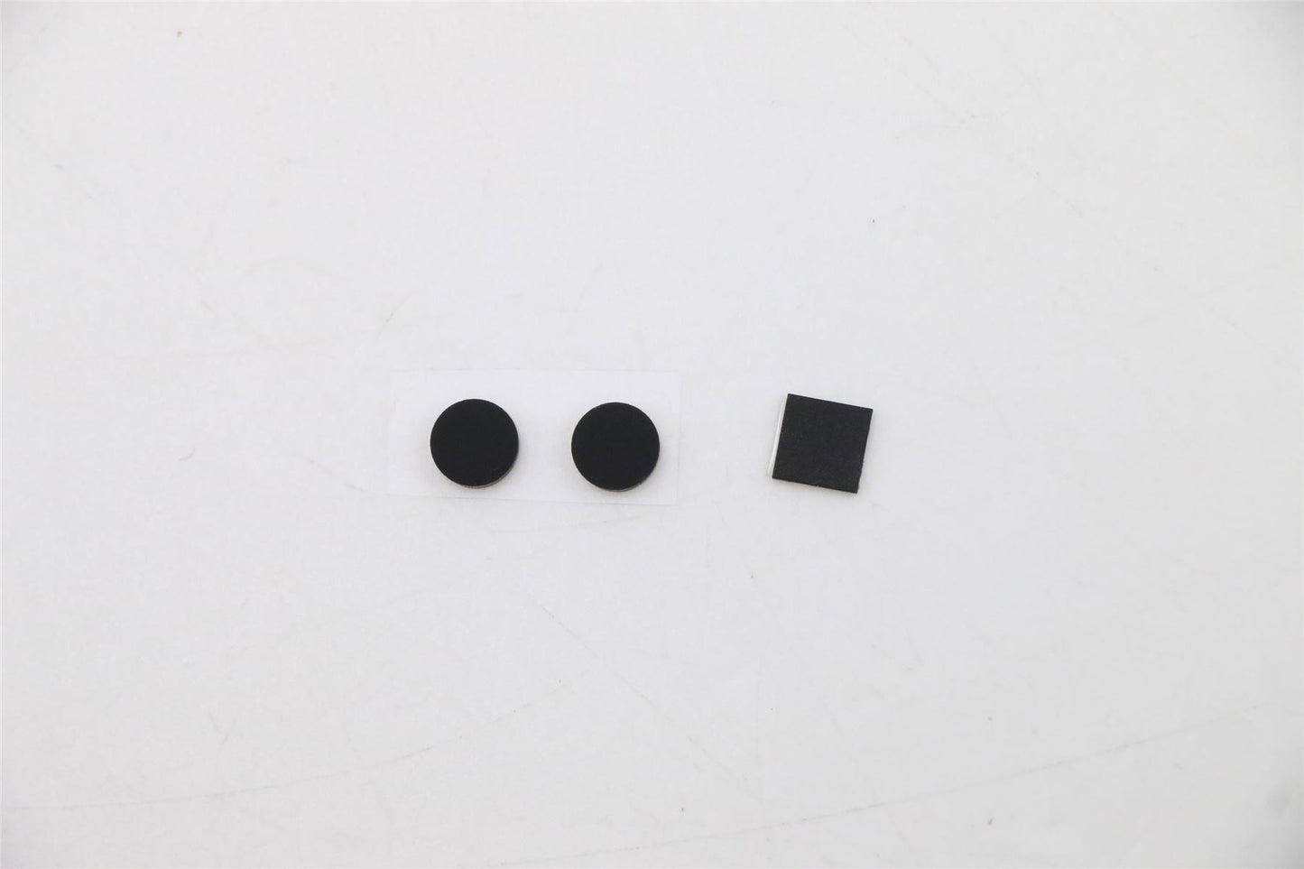 Lenovo 5R60S37135 RUBBER W 82HS ON THM SCREW