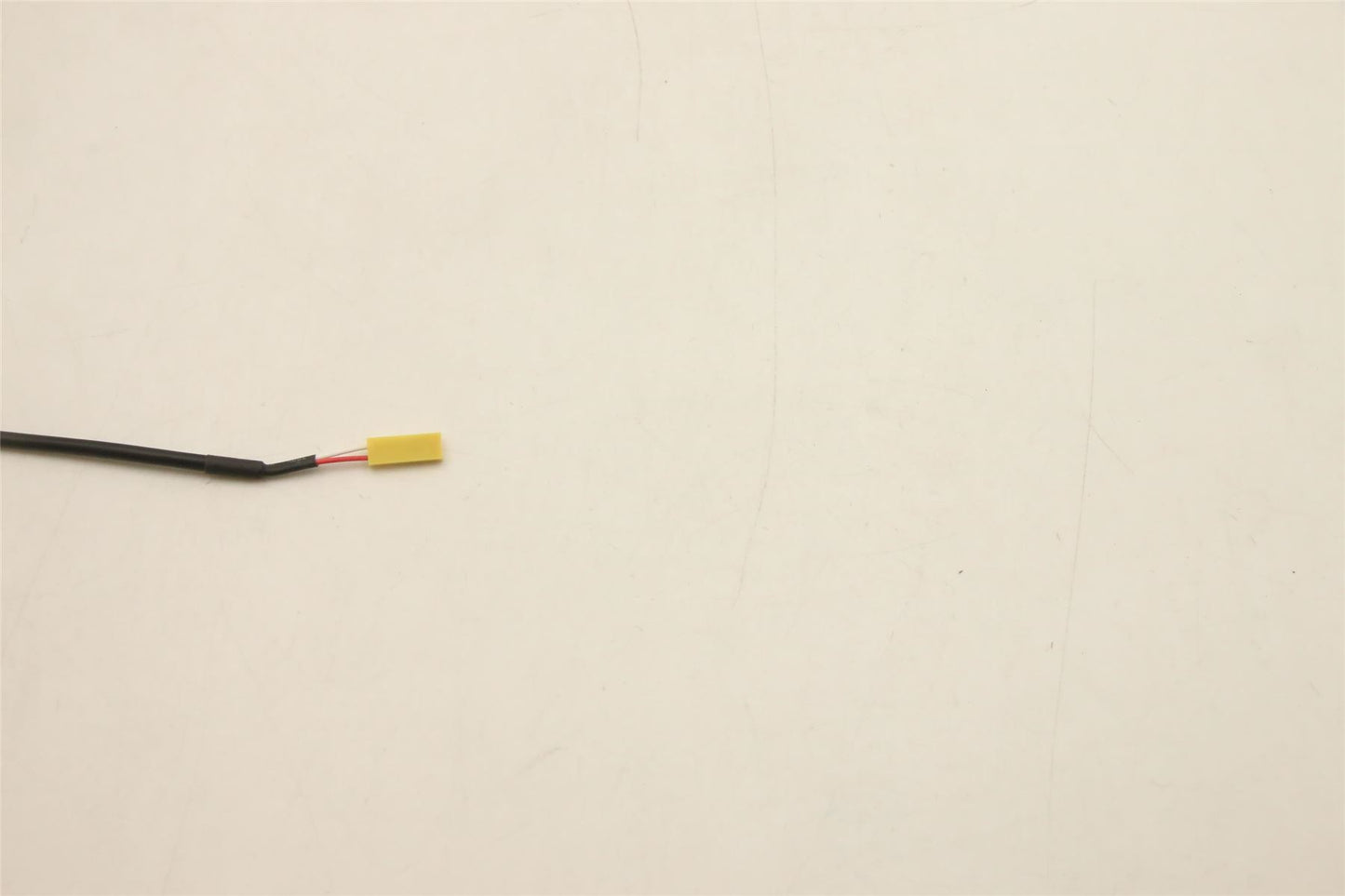 Lenovo Fru 600mm W/H CABLE_TCO8.0 5C10U58454