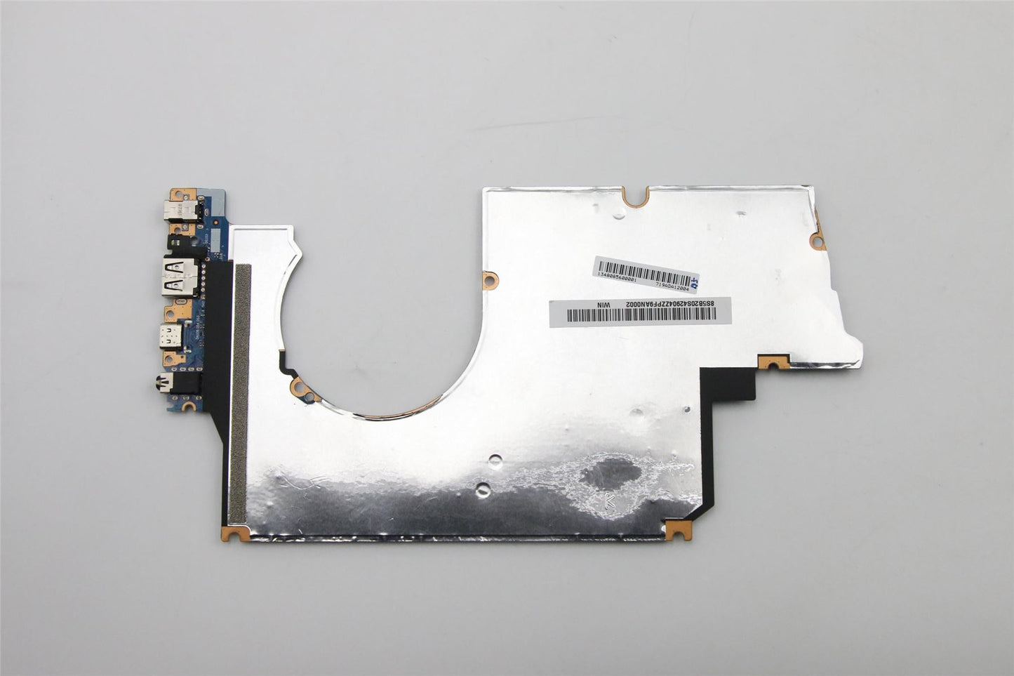 Lenovo MBL81RSWINI71065G7M2502G16GUHD 5B20S42904