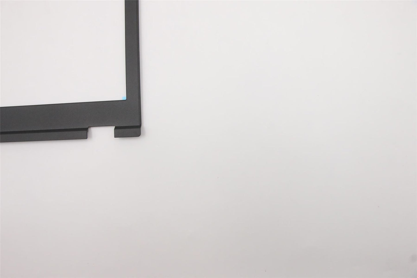 Lenovo FRU BEZEL P15_B_COV_NoCAM_SUB_ASSY 5B30Z38865
