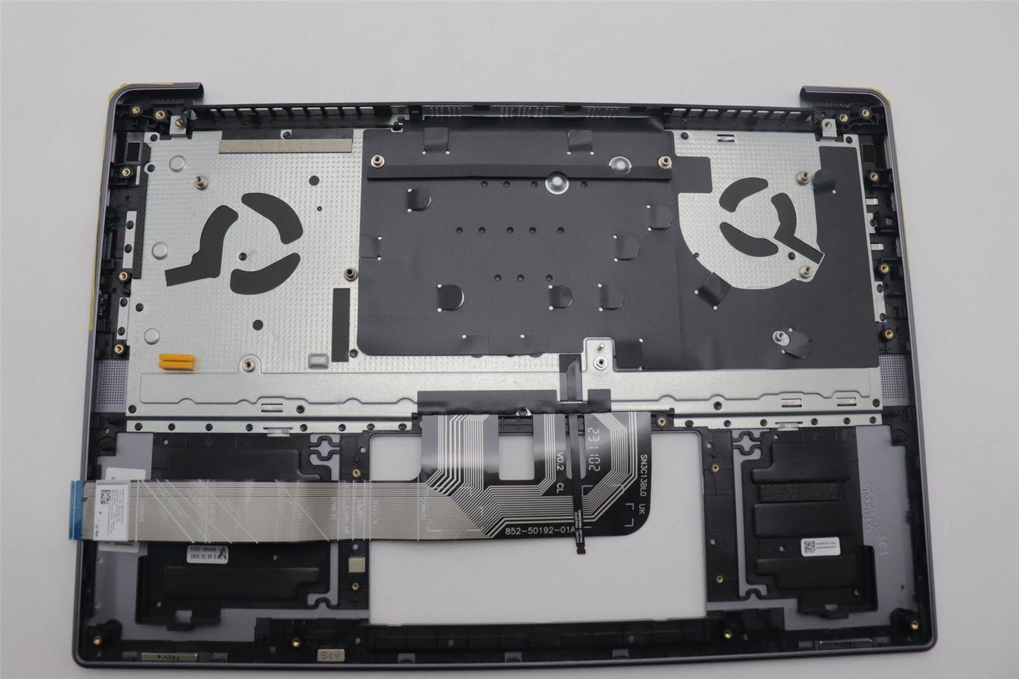 Lenovo Upper Case ASM POR H 83CV NFP LG 5CB1P50168