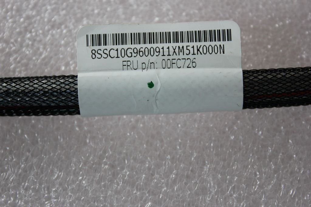 Lenovo mSAS to 6G 400mm Cable 00FC726