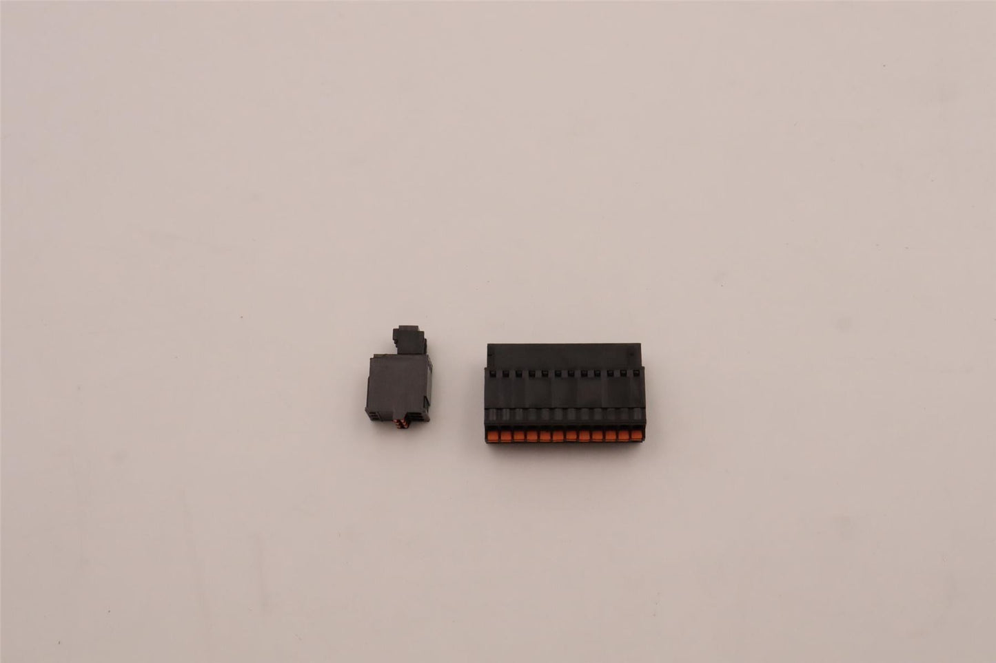 Lenovo DIO&CAN terminal male 5CA0W32257