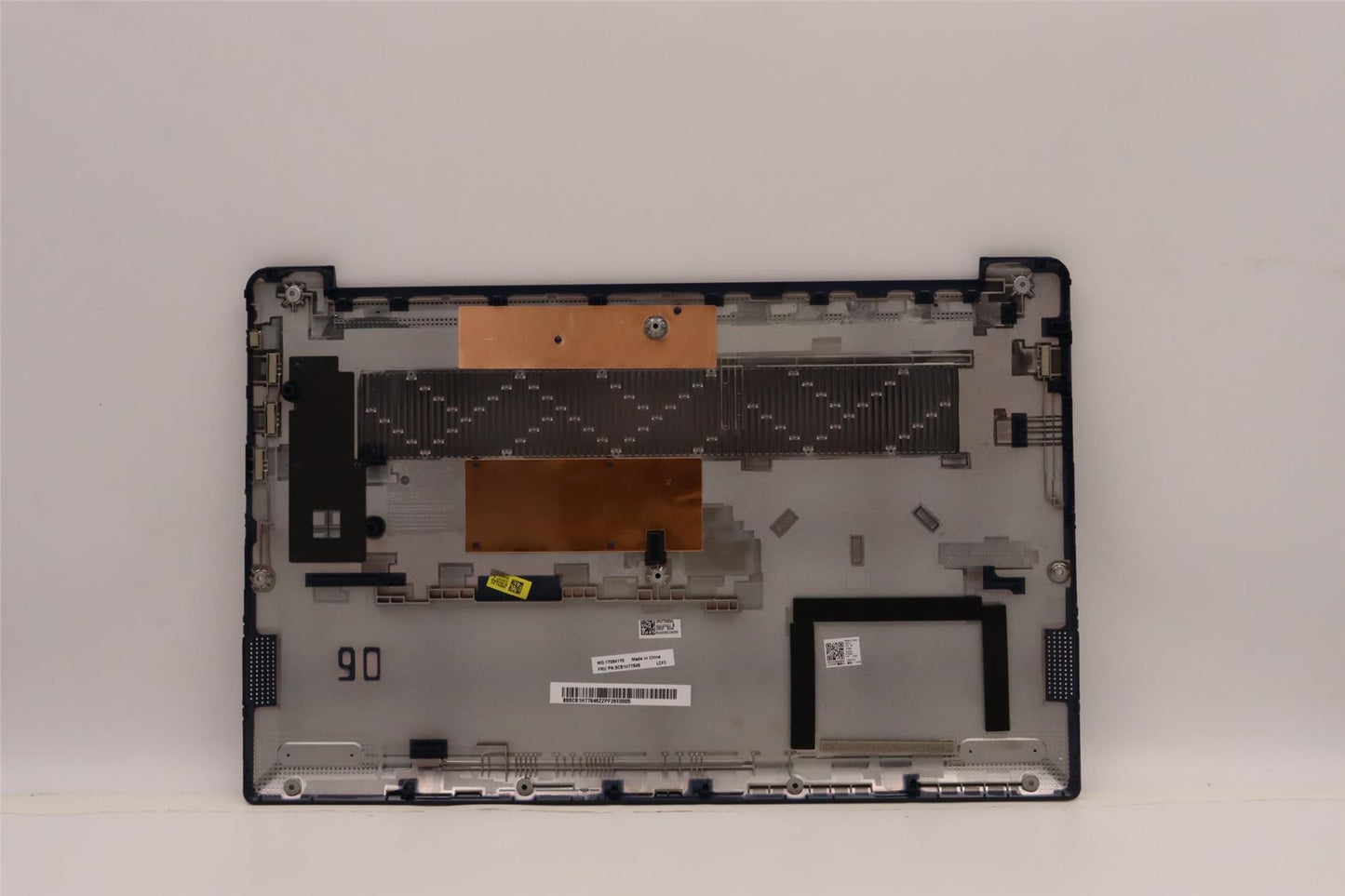 Lenovo Lower Case L 82RK W_HDD_A/B_U 5CB1H77846