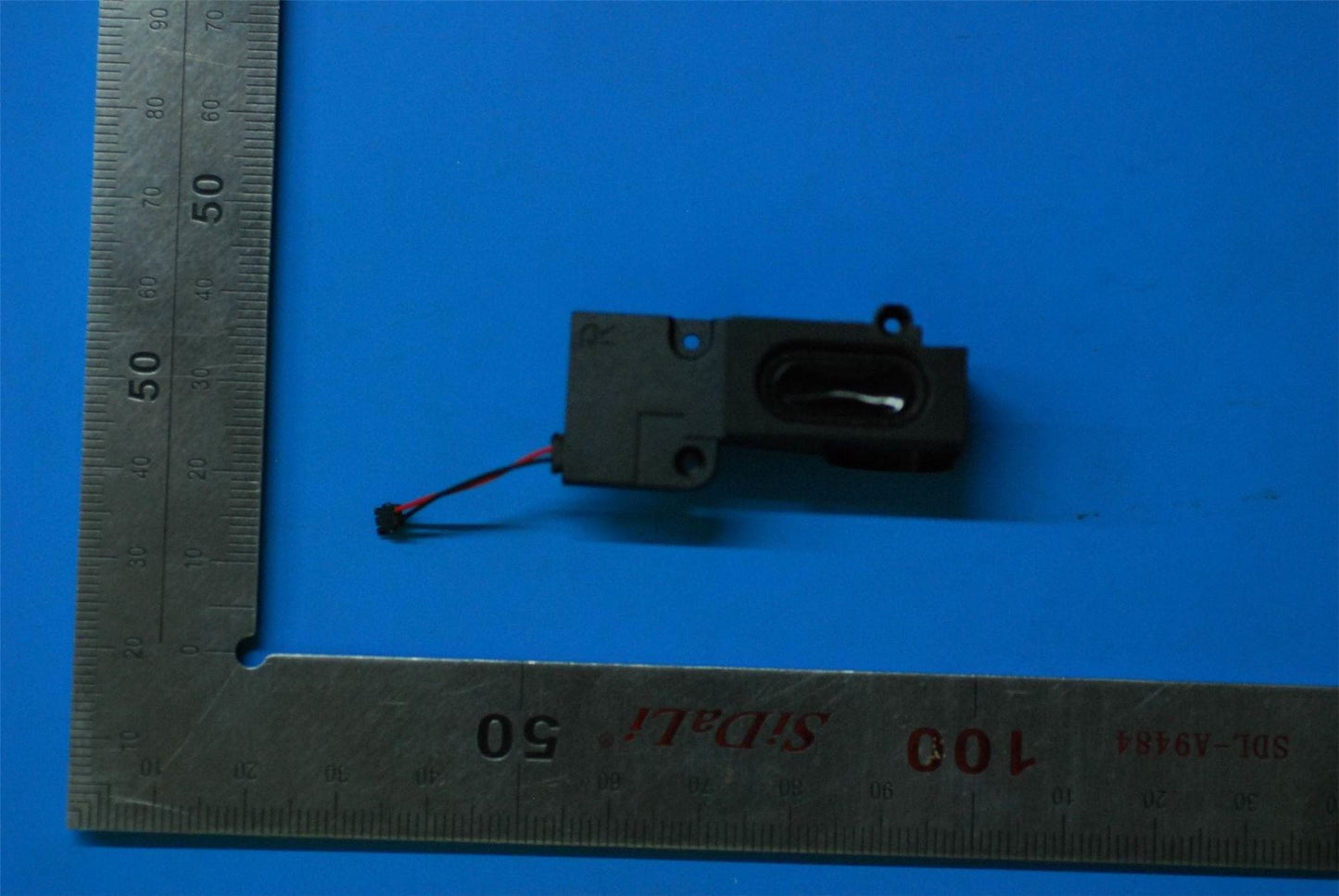Lenovo 13.3A R spk box&*M4749 5SB9A6MYE7