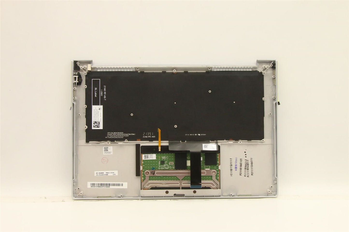 Lenovo IdeaPad 7 14ACN06 Palmrest Cover Touchpad Keyboard Spanish 5CB1D70690