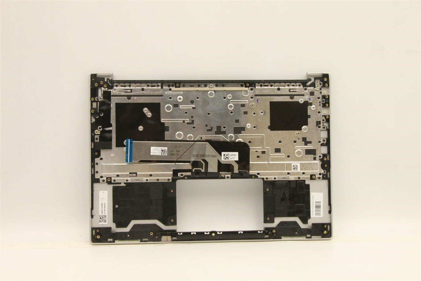Lenovo IdeaPad 7 13ACN05 Keyboard Palmrest Top Cover Switzerland 5CB1C15003