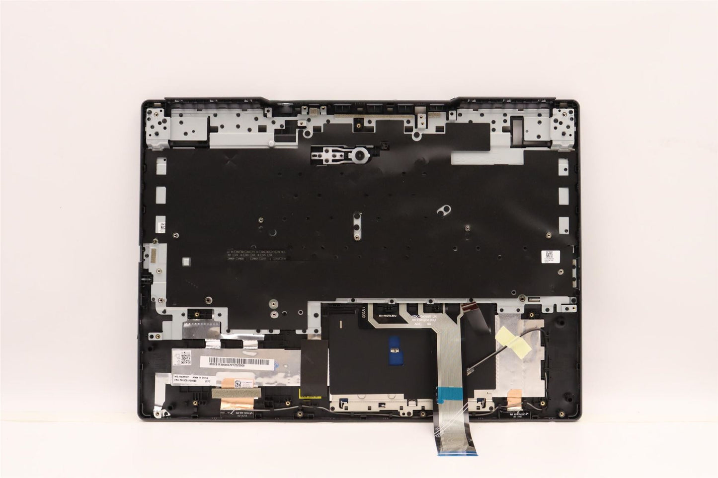 Lenovo 5 15IAH7H Palmrest Cover Touchpad Keyboard Switzerland Backlit 5CB1F39090