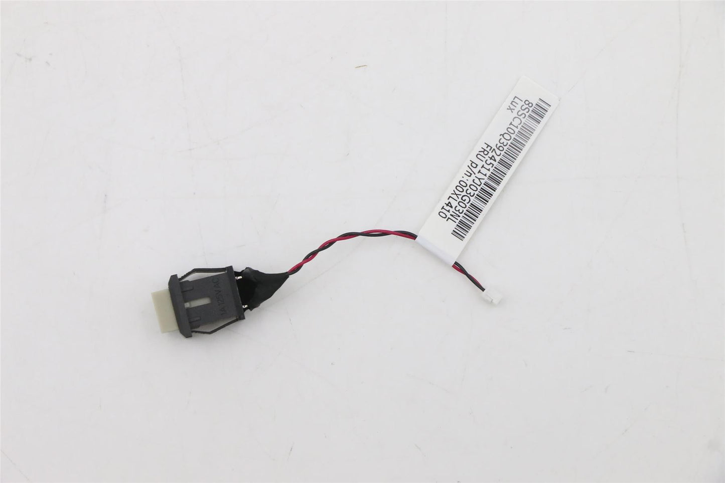 Lenovo CABLE Cable 23.8 C2 switch 5C10U58318