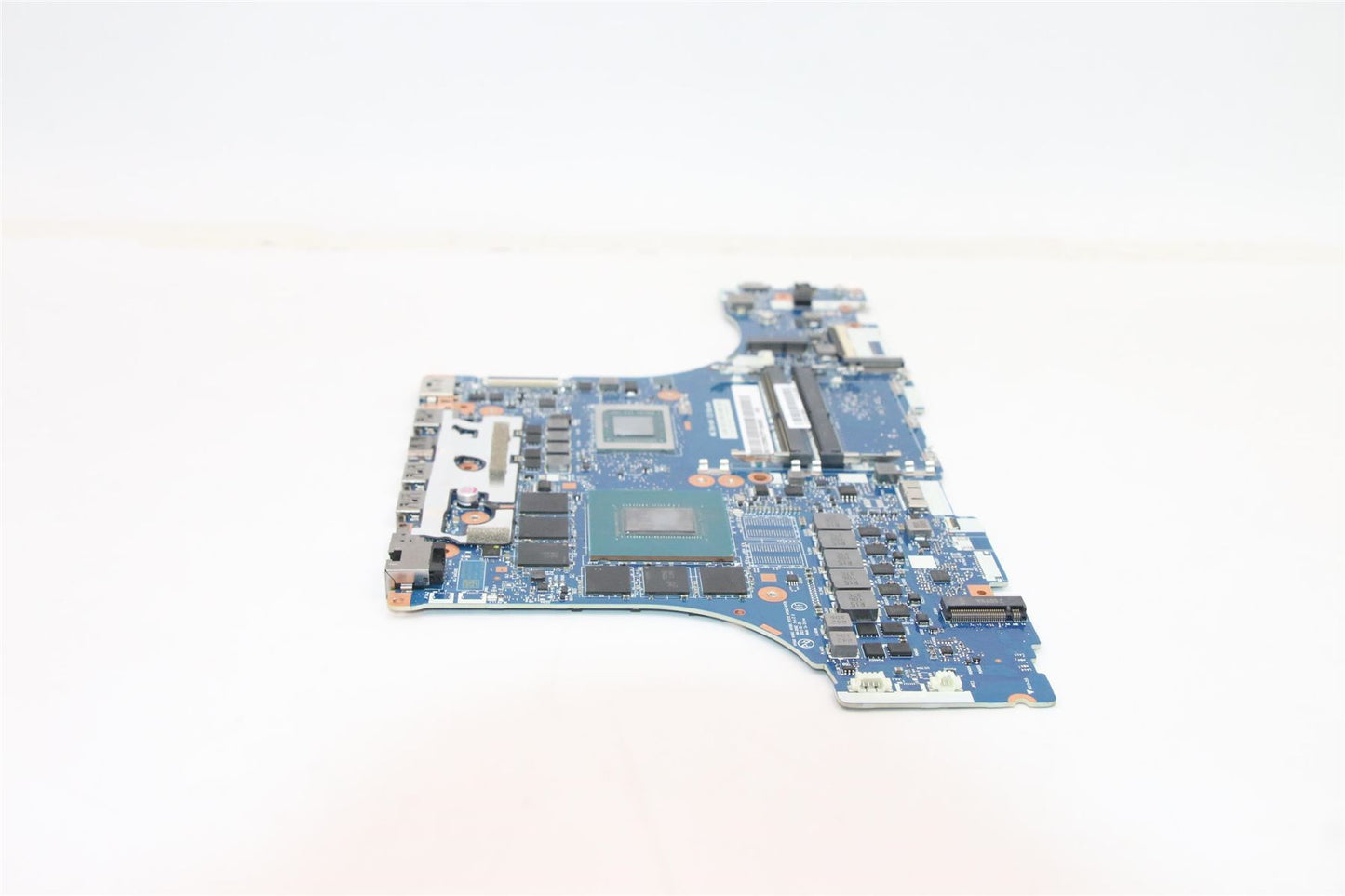 Lenovo 5B21C22565 MB L82JU NOK R75800H_RTX3060_6G