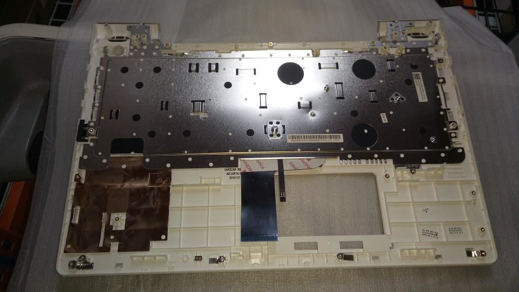 Lenovo IdeaPad 700-15ISK Palmrest Cover Keyboard Italian Silver 5CB0L03486