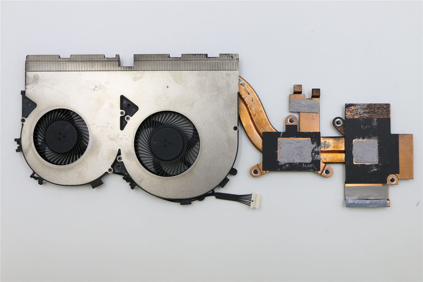 Lenovo IdeaPad 700-15ISK 700-17ISK Fan Heatsink 5H40K85913