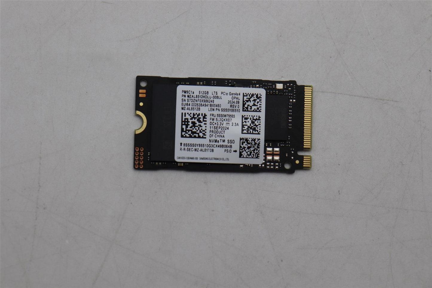 Lenovo SSD_ASM 512G,M.2,2242,LTS,PCIe4x4,SAM,OP 5SS0W79565