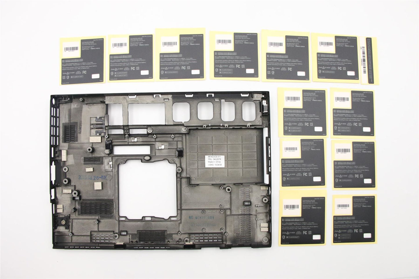 Lenovo FRU Base Cvr ASM TW Mocha-3 04W2078