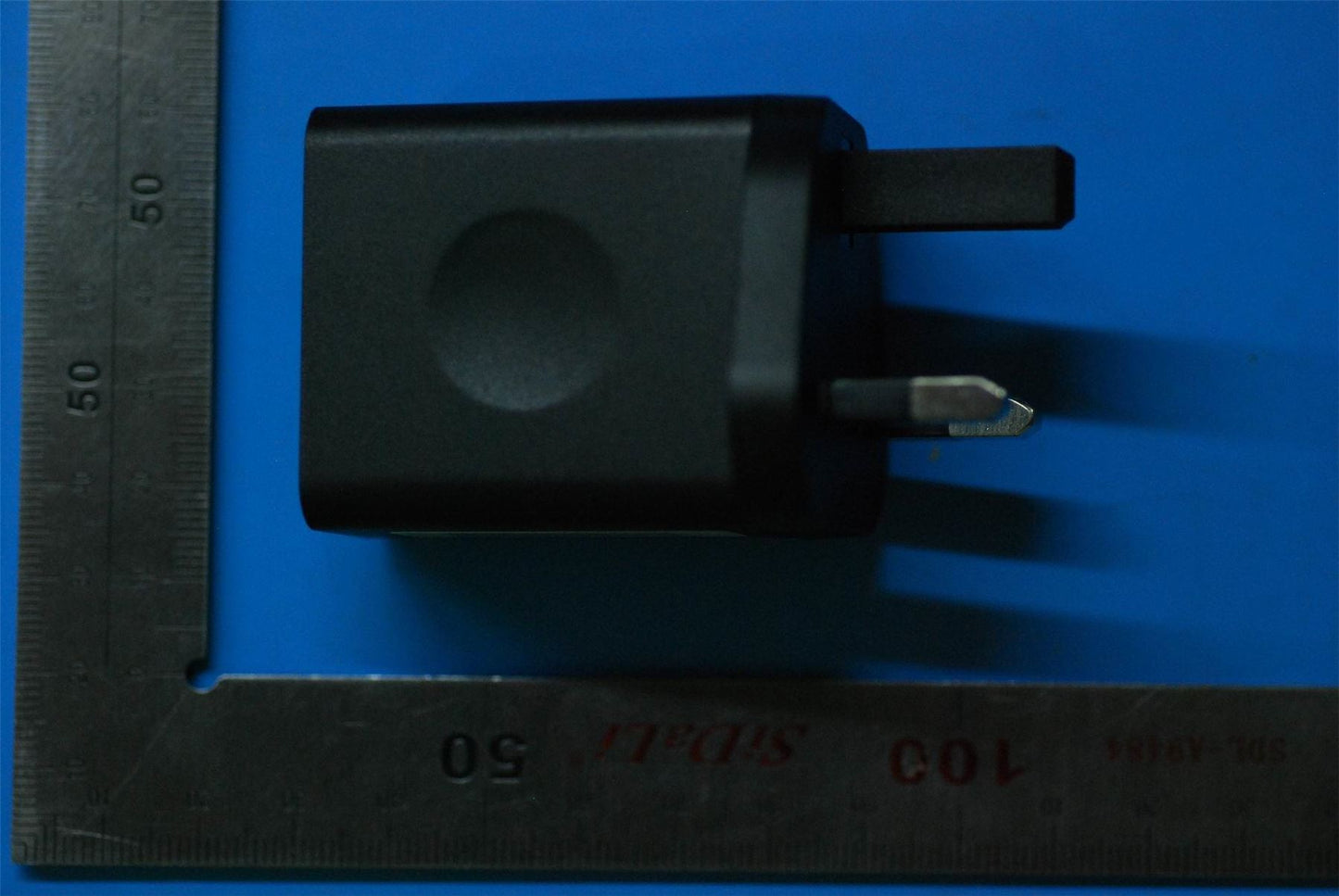 Lenovo Charger&*C-P37,5.2V/2A UK UPDATE B PIE 5A19A465L0