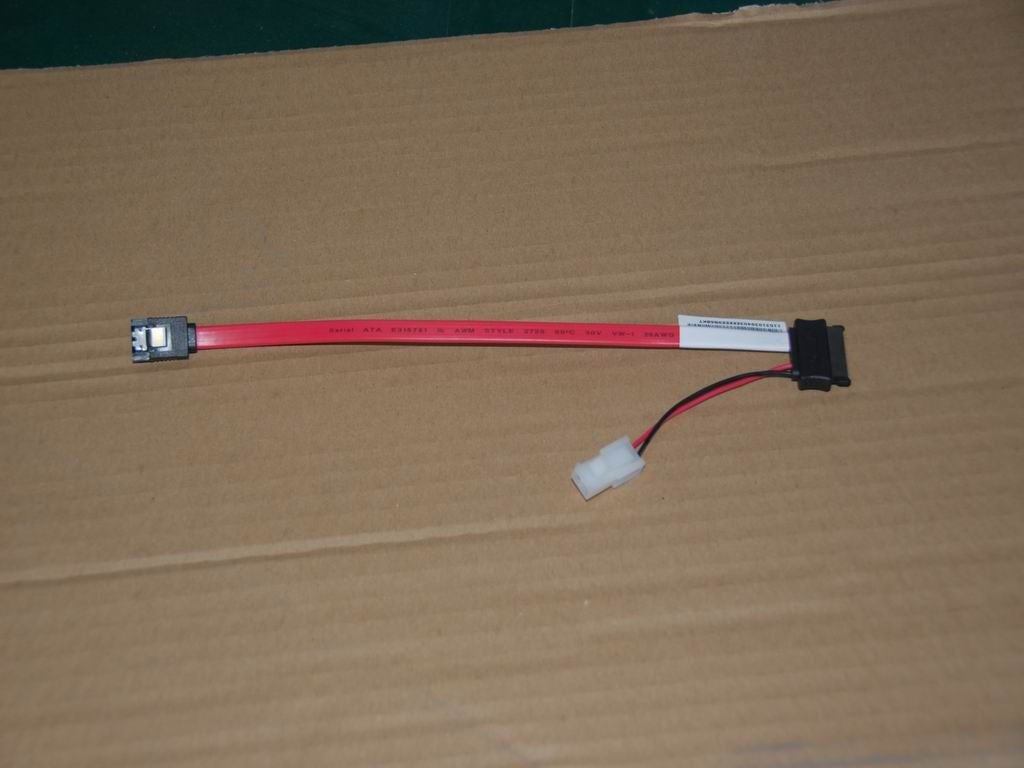 Lenovo ECS 220mm SATA光盘线_Martin(R) SATA Cable 31039403
