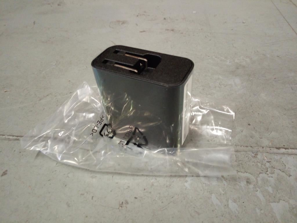 Lenovo Yoga 3 1370 900S-12ISK AC Charger Adapter Power supply 36200581