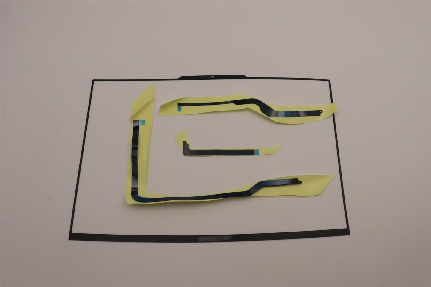 Lenovo LCD Bezel L 82UH W/removable tape 5B30S19084