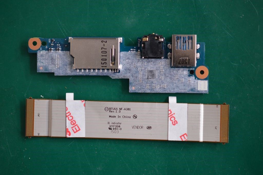 Lenovo Yoga 3-1470 SD Card Audio USB Board 5C50H35680