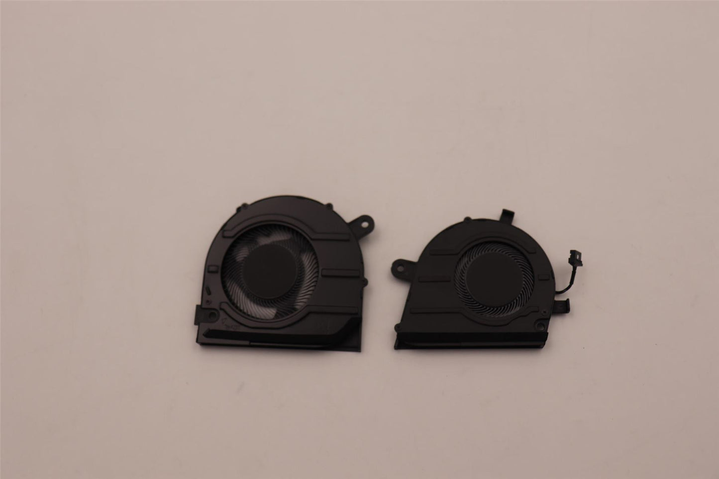 Lenovo System FAN W 21AT R+L AVC 5F10S14018
