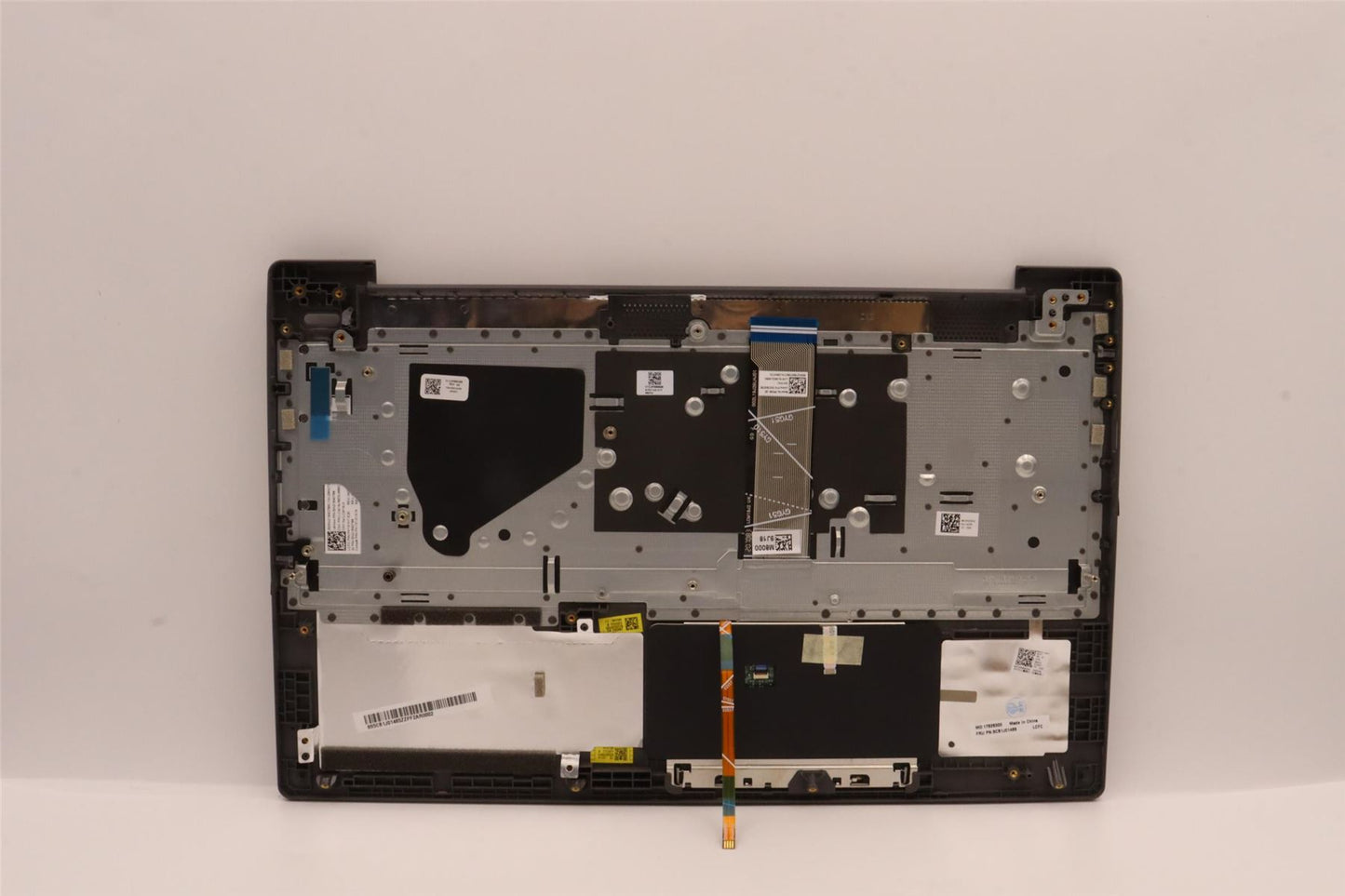 Lenovo Upper Case ASM_GERL82SFNF_SG_BL_PC 5CB1J01465