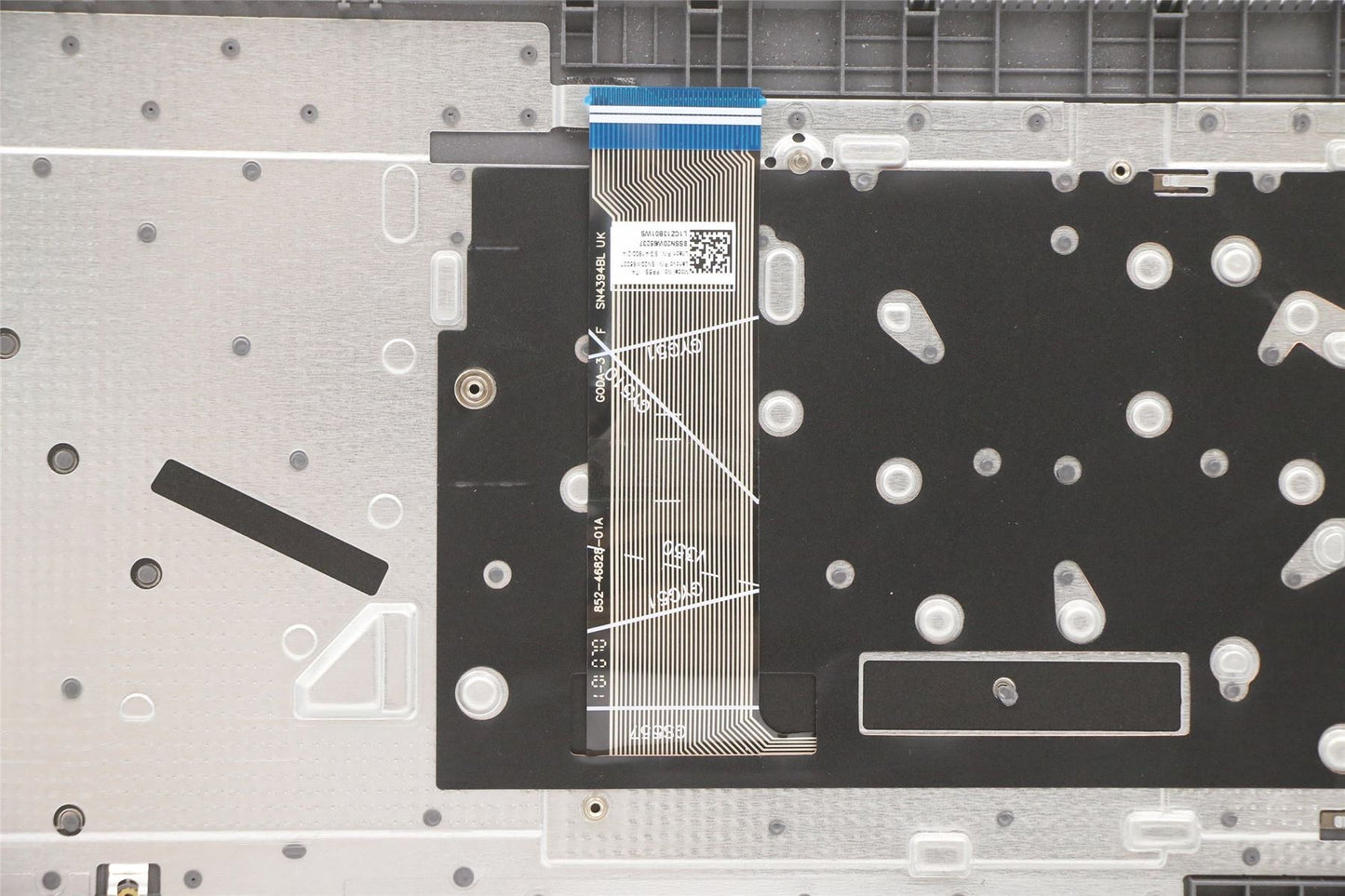 Lenovo Upper Case ASM_ITA L82KV NFPA/GUMA 5CB1C75745