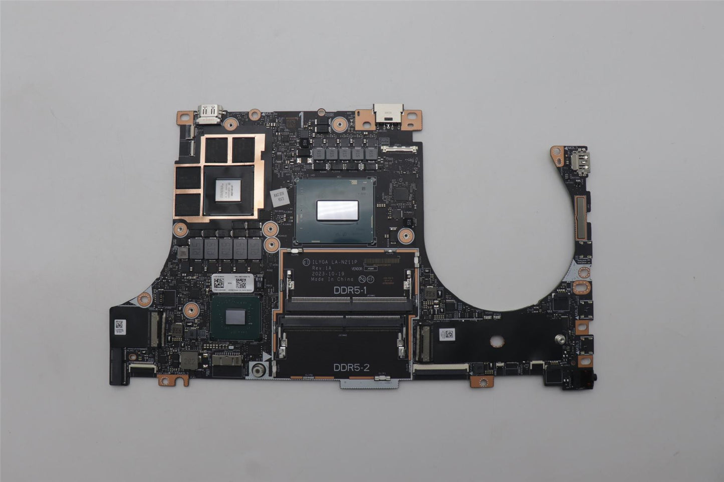 Lenovo C83FD I714700HXRTX40708G WINRM 5B21M48179