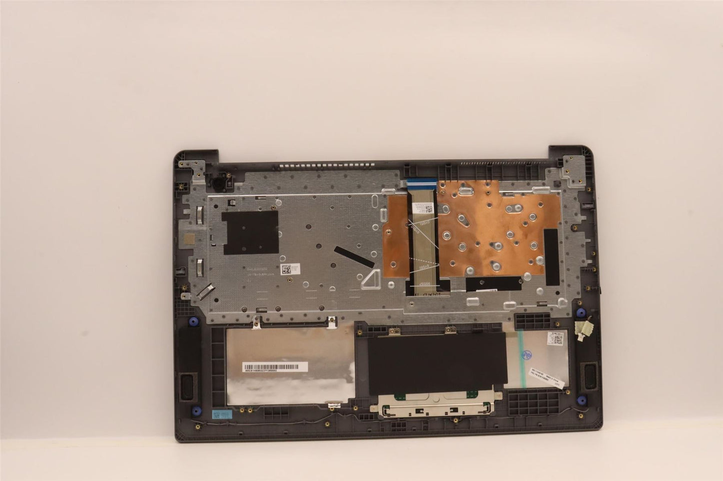 Lenovo Upper Case ASM_ITA L82RL NFP AG U 5CB1H80853