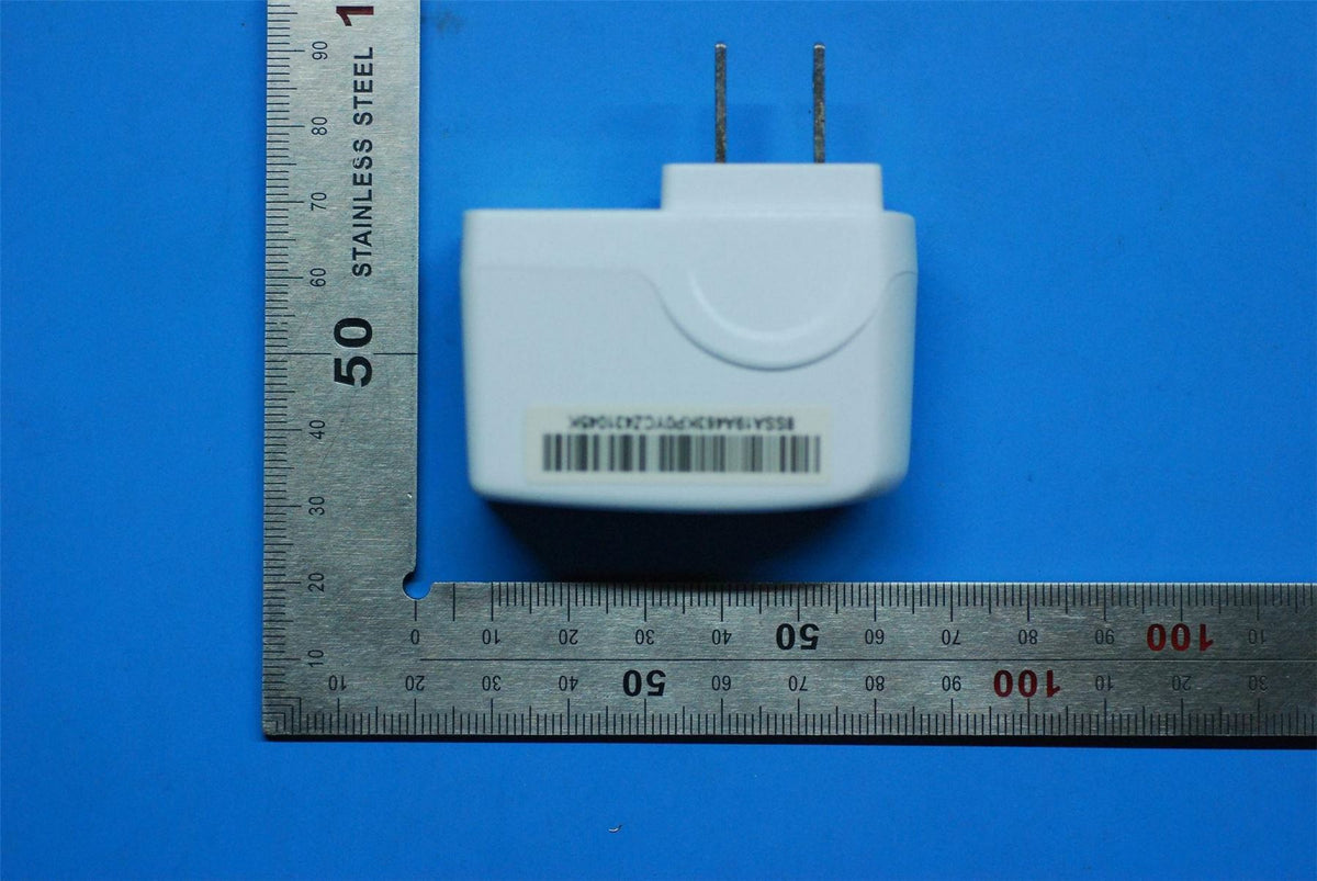 Lenovo &*C-P33,5V/700MA US +NOM White AC Charger Adapter SA19A463KP