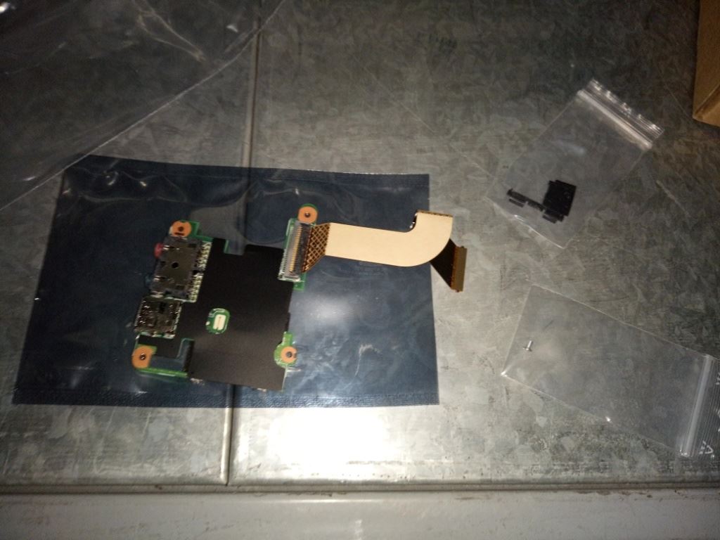 Lenovo FRUI/O noAMOM I/O Board 75Y5942