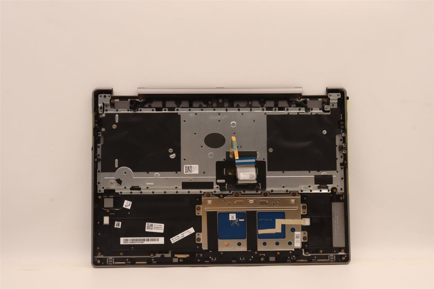 Lenovo COVER Upper Case ASM_CZE/SLK L82UF NFPAG 5CB1J03988