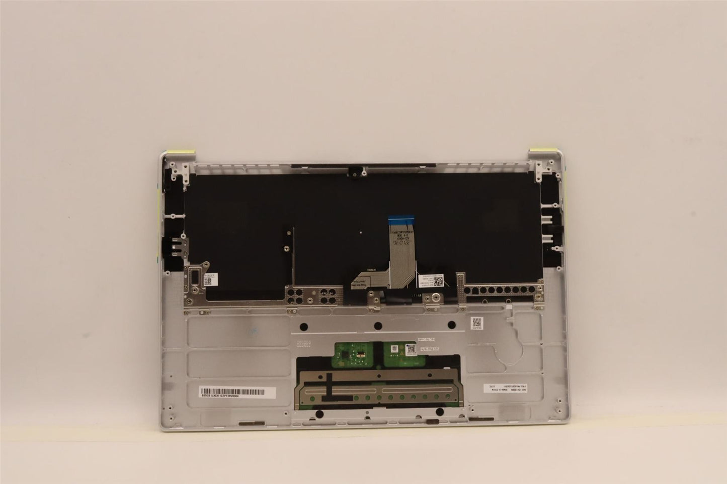 Lenovo Yoga 7 14IAH7 Palmrest Cover Touchpad Keyboard Italian Silver 5CB1J30311