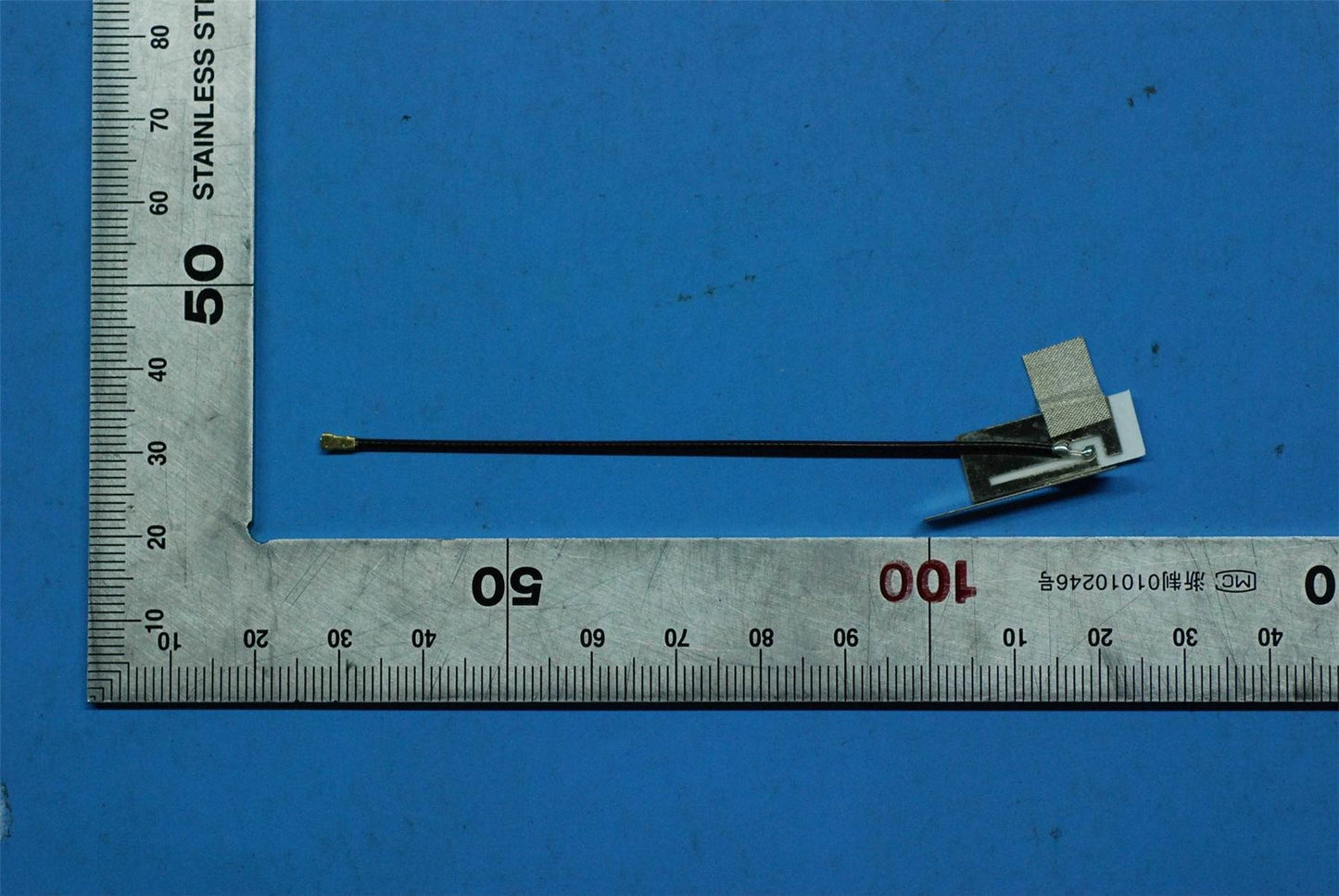 Lenovo SD-8501F Middle Wifi Antenna&*42300101CS 5A38C10832