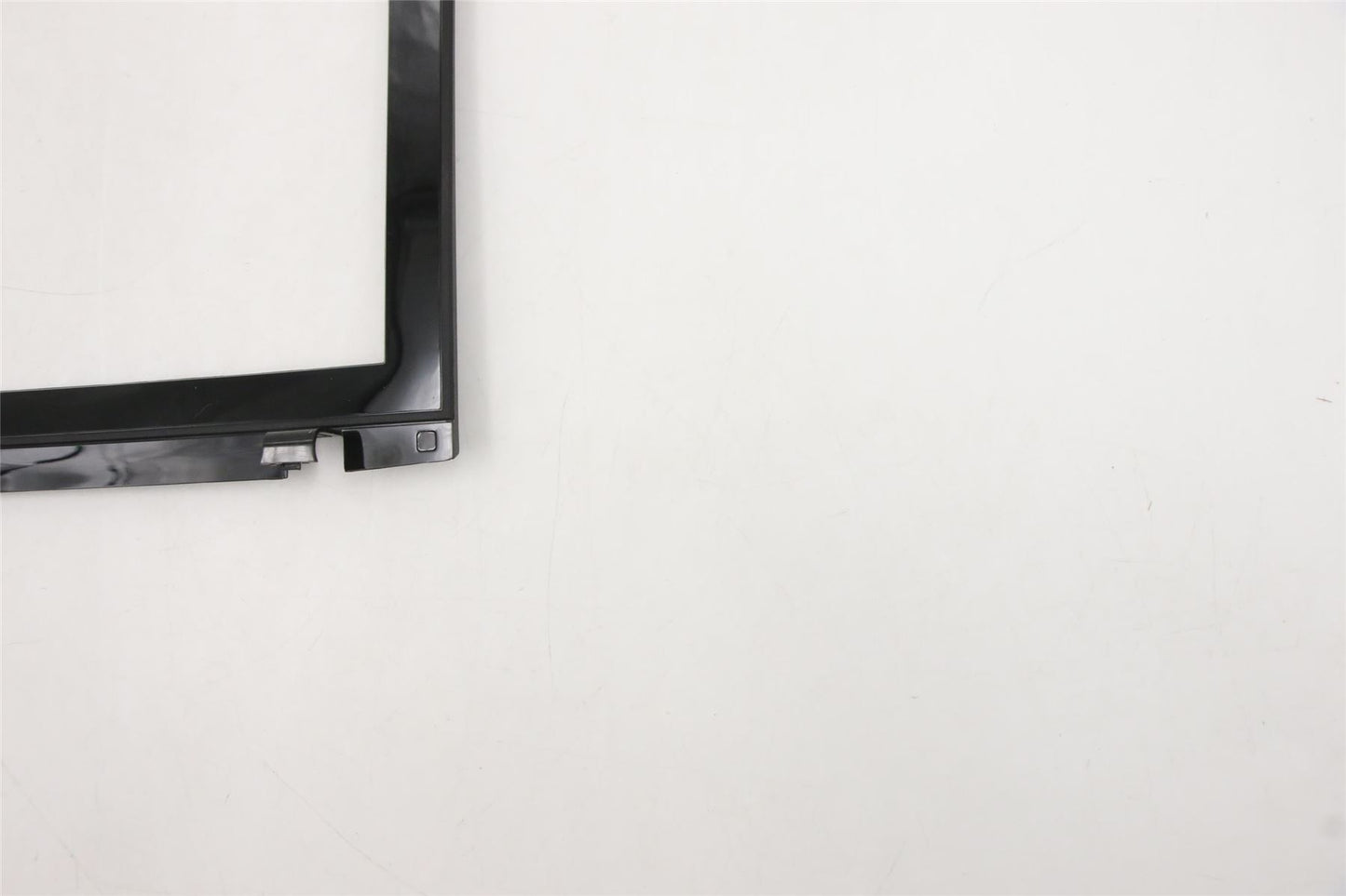 Lenovo VIQY1 LCD Bezel 90202748