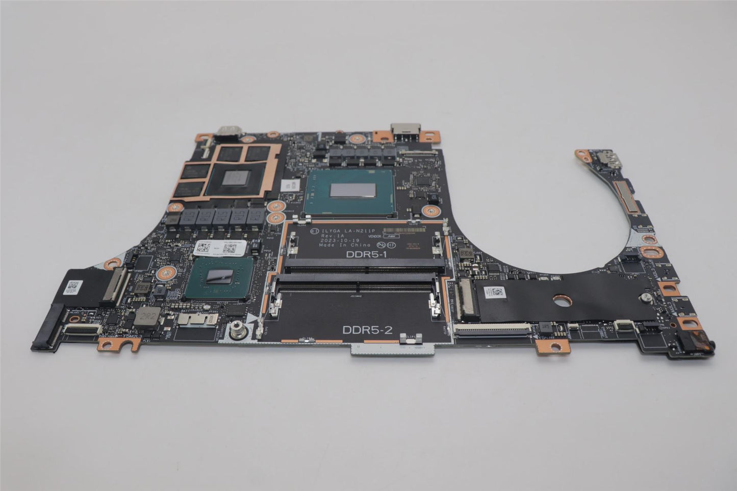 Lenovo C83FD I714700HXRTX40608G NOKRM 5B21M47683