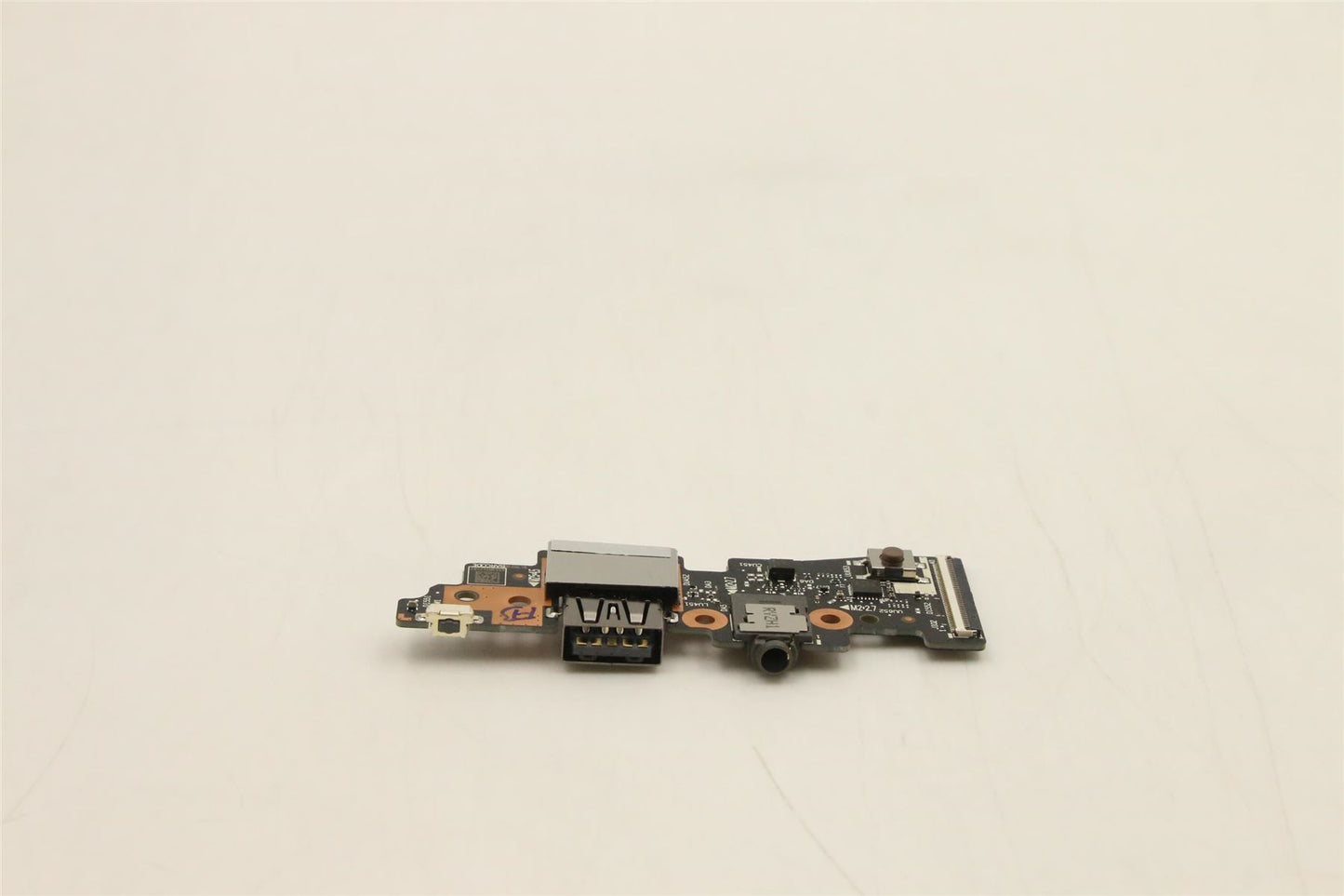 Lenovo Yoga 7 14IAP7 7 14IAP7 7 14IAH7 USB-A Audio Jack Board 5C50S25329