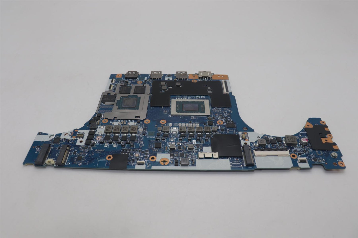 Lenovo L82Y5NOK R57640HSRTX30506G16GRM 5B21L51761