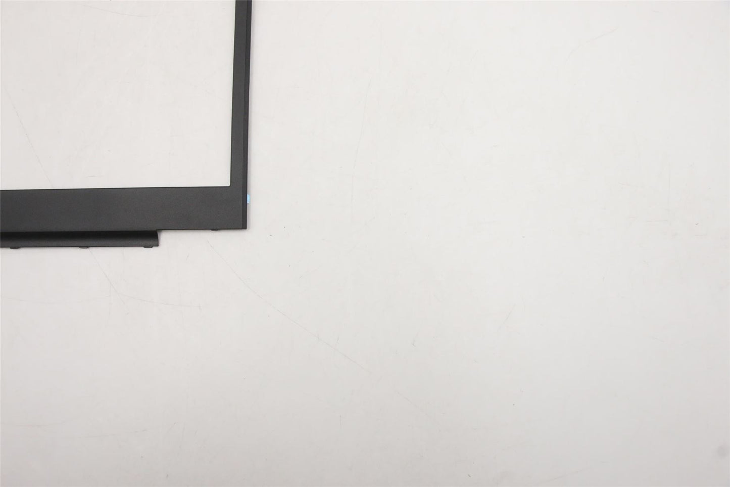 Lenovo FRU BEZEL_B_COVER_ASSY_MIC 5B30S73472
