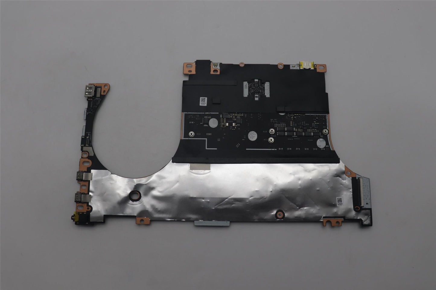 Lenovo C83FD I714700HXRTX40608G NOKRM 5B21M47683