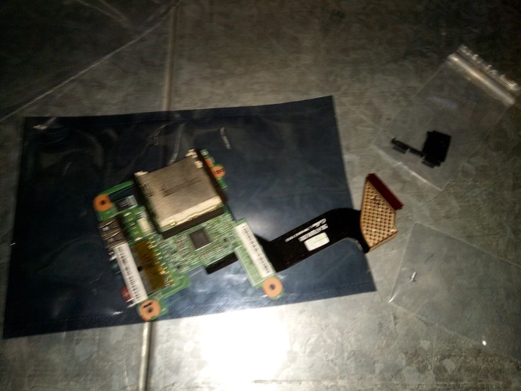Lenovo FRUI/O noAMOM I/O Board 75Y5942
