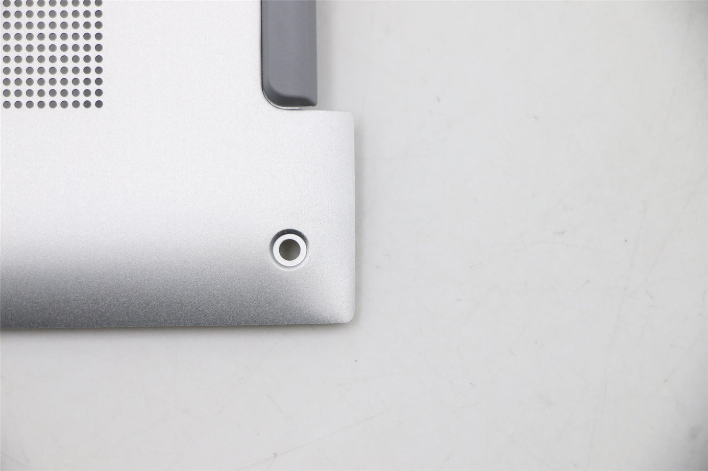 Lenovo Lower Case H 82CU_SR 5CB1B00950