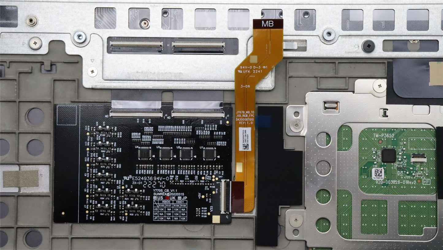 Lenovo Upper Case ASM_POR L82UG SG_RGB 5CB1J32272