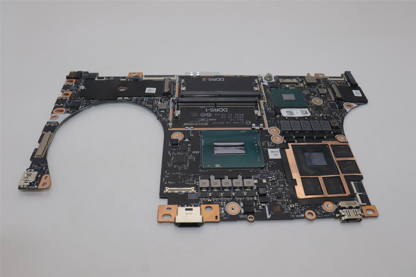 Lenovo C83FD I914900HXRTX40708G NOKRM 5B21M48182
