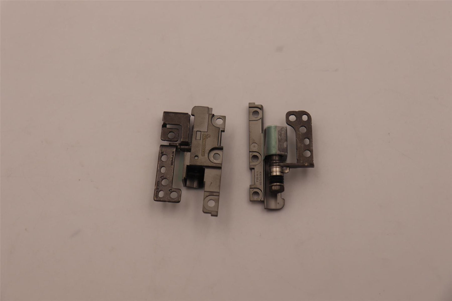 Lenovo HINGE FRU ACCY KITS HINGE AL 5H50W13810